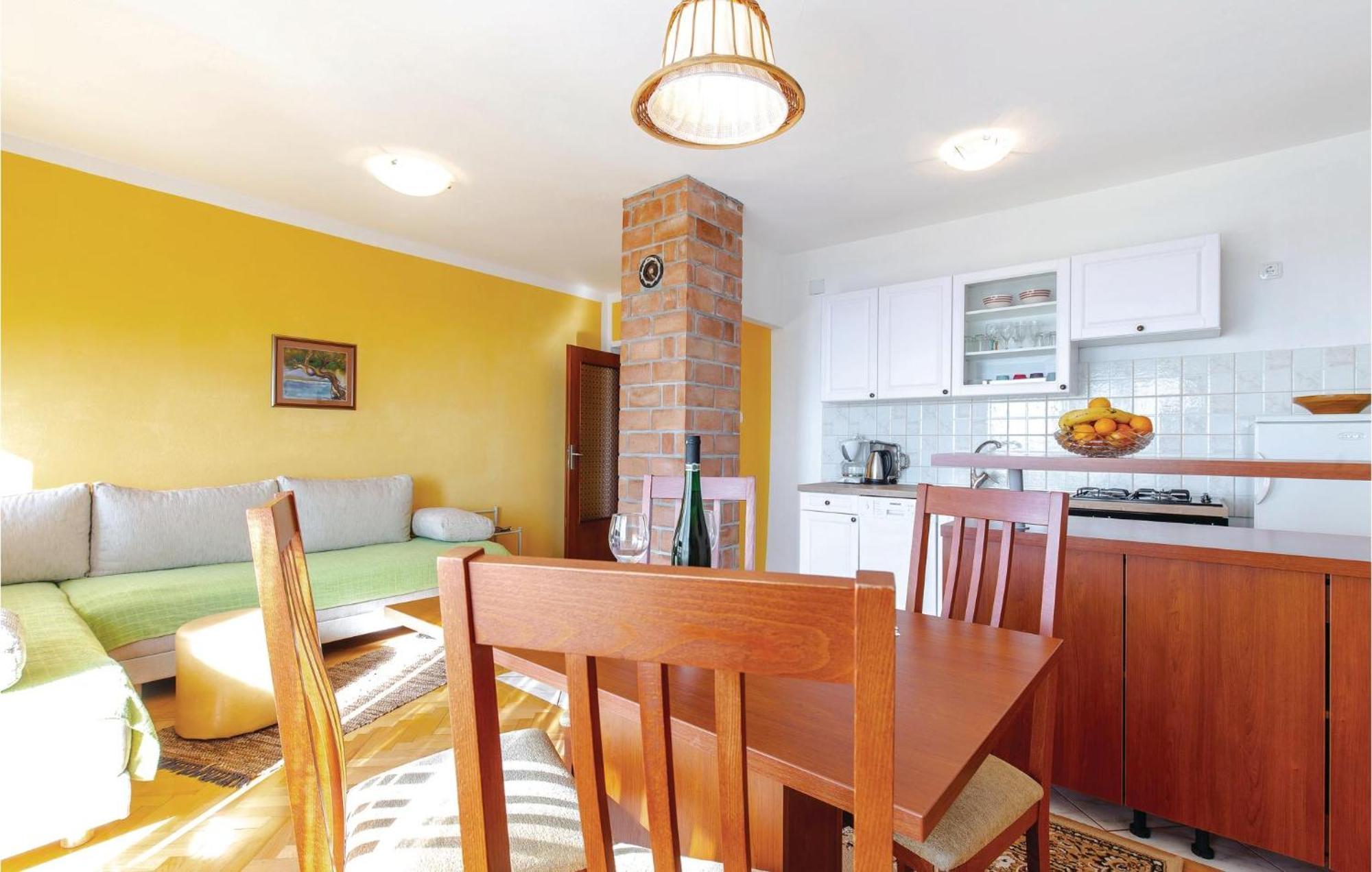 Stunning Apartment In Novi Vinodolski With Wifi Zewnętrze zdjęcie