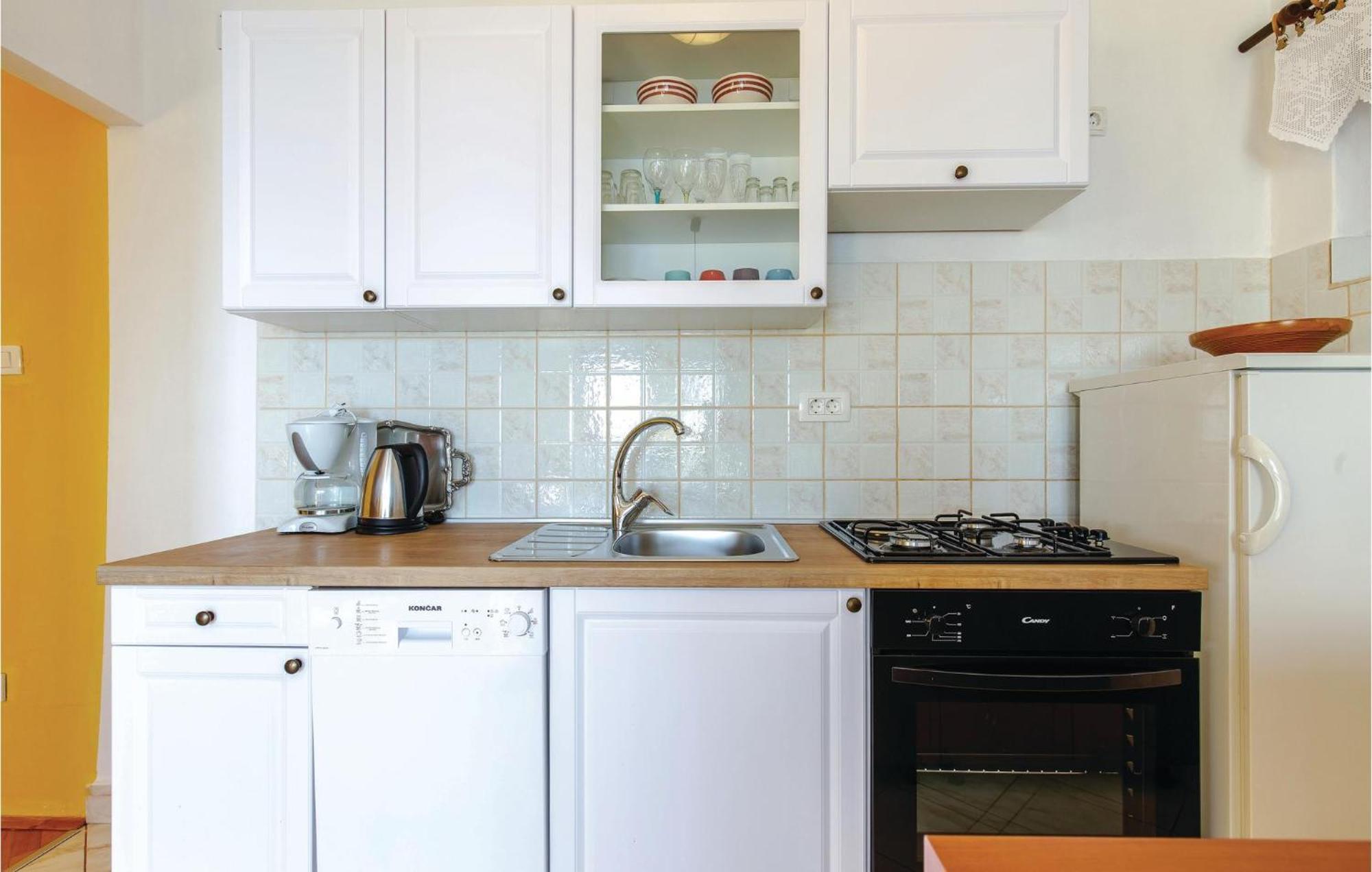 Stunning Apartment In Novi Vinodolski With Wifi Zewnętrze zdjęcie